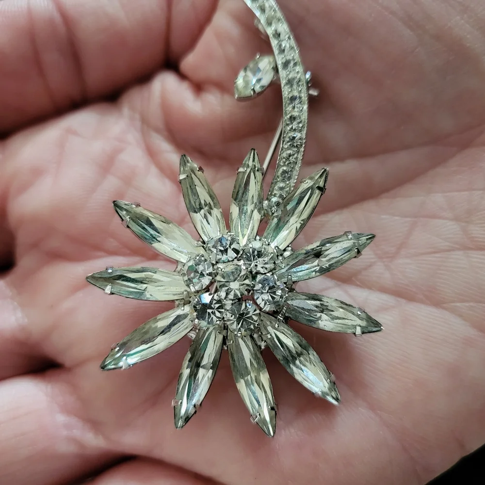 Silver Tone with‎ Rhinestones Floral Brooch